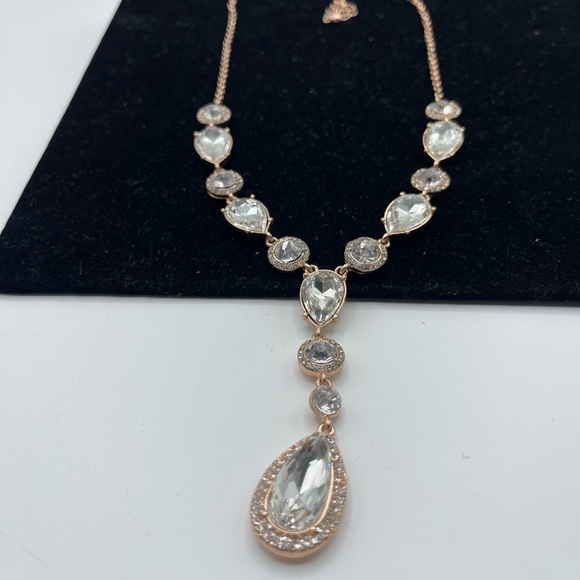 NWT Sienna Hand Crafted Rose Gold Crystal Halo Lariat Y Statement Necklace - Picture 5 of 5